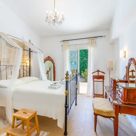Villa Zoey Theletra